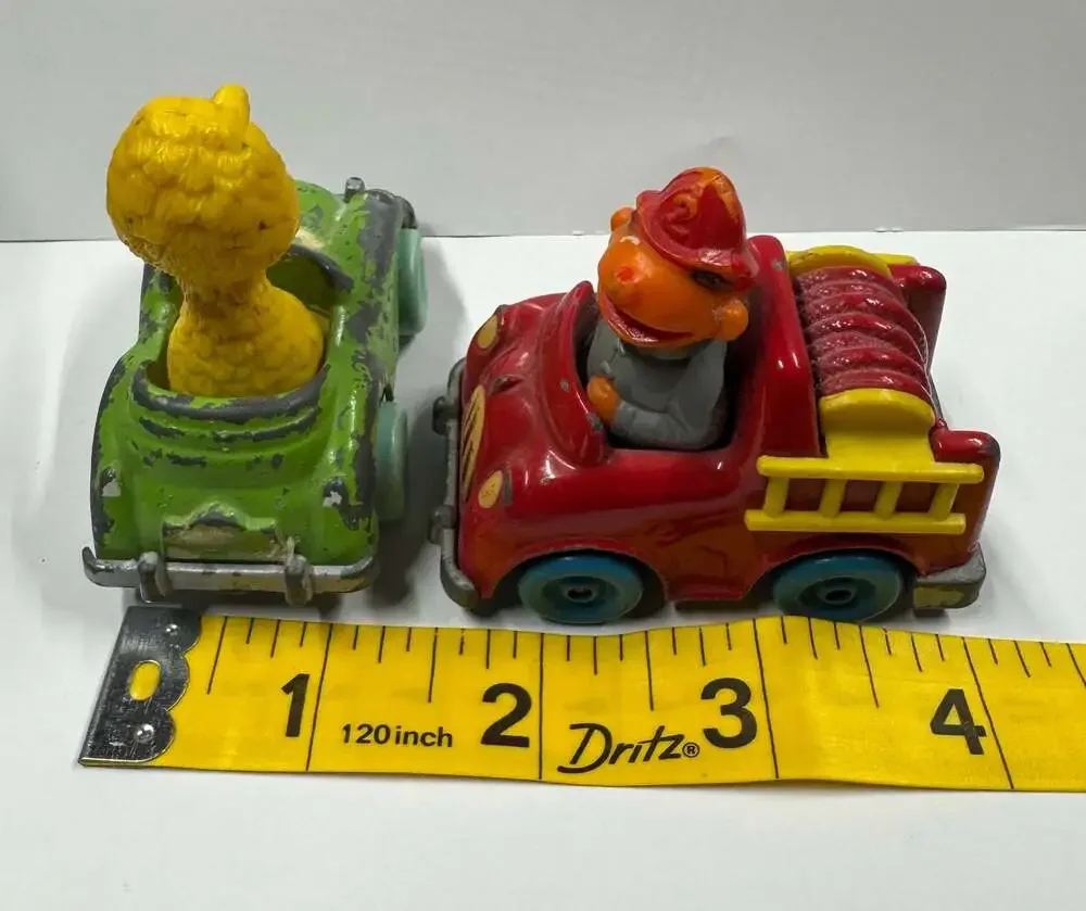Vintage 1981 Hasbro Muppets Sesame Street Big Bird & Ernie Fire Truck Diecast